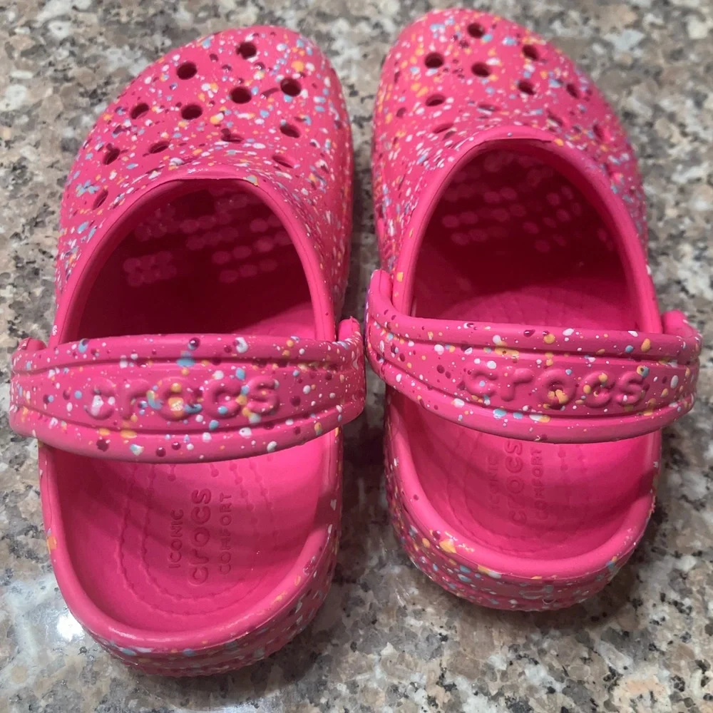 Toddler Pink Crocs with Multicolor Paint Splatter Design, Size:9, EUC - Picture 5 of 8
